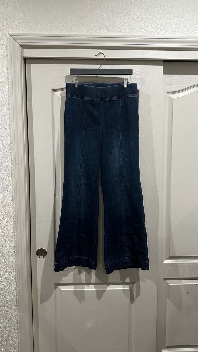 Talbots Flare Leg Pull-On Travel Jean Size M Beekman Wash